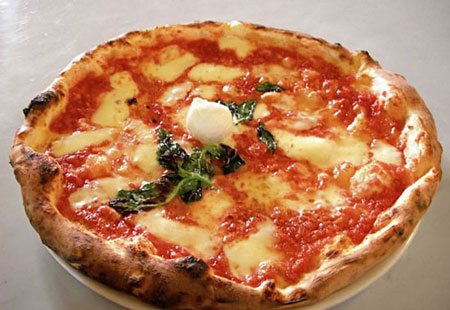 پیتزا ناپل ایتالیا